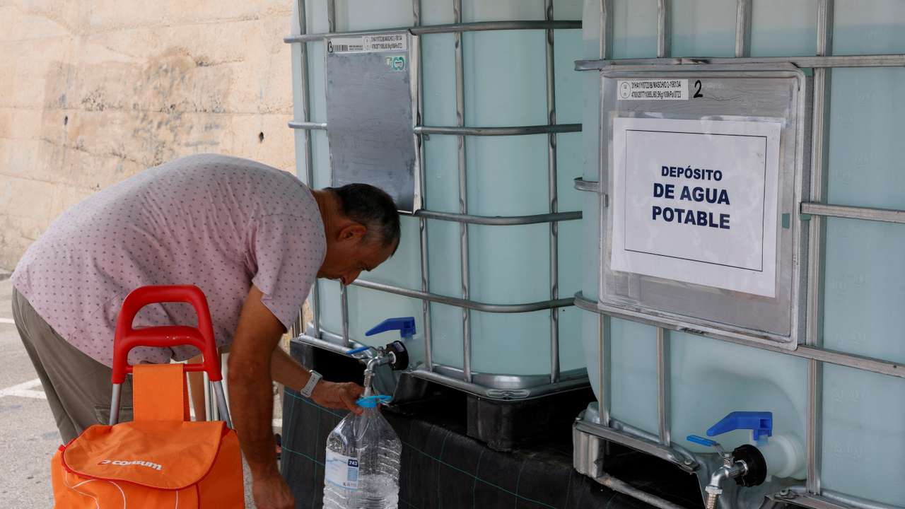 Spain's Costa Blanca town delivers bottled water as tap water deemed undrinkable