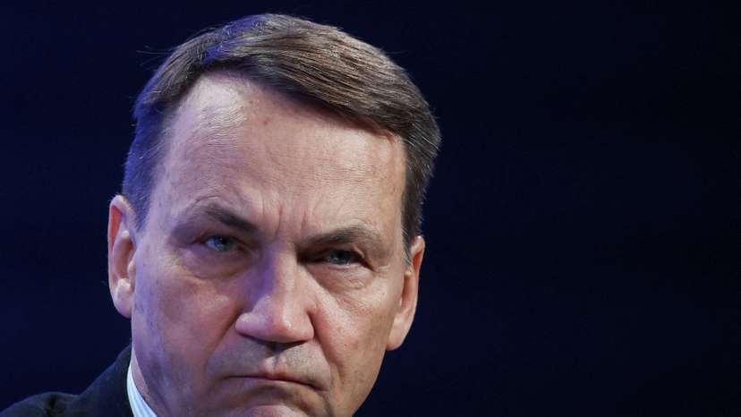 FILE PHOTO: 55th annual World Economic Forum (WEF) meeting in Davos