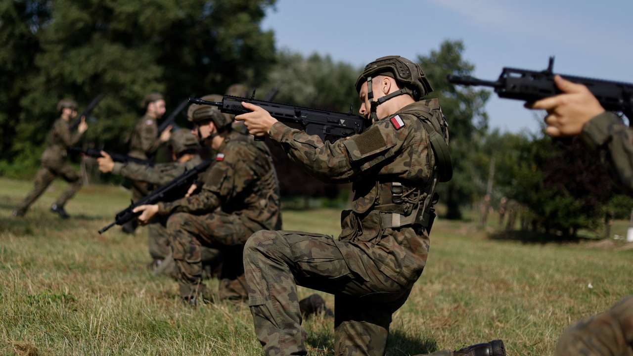 Polish volunteers exercise during summer military trainings