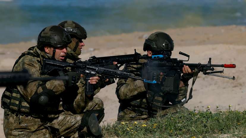 FILE PHOTO: Spanish-led Exercise Dynamic Mariner 25 NATO drill in Barbate