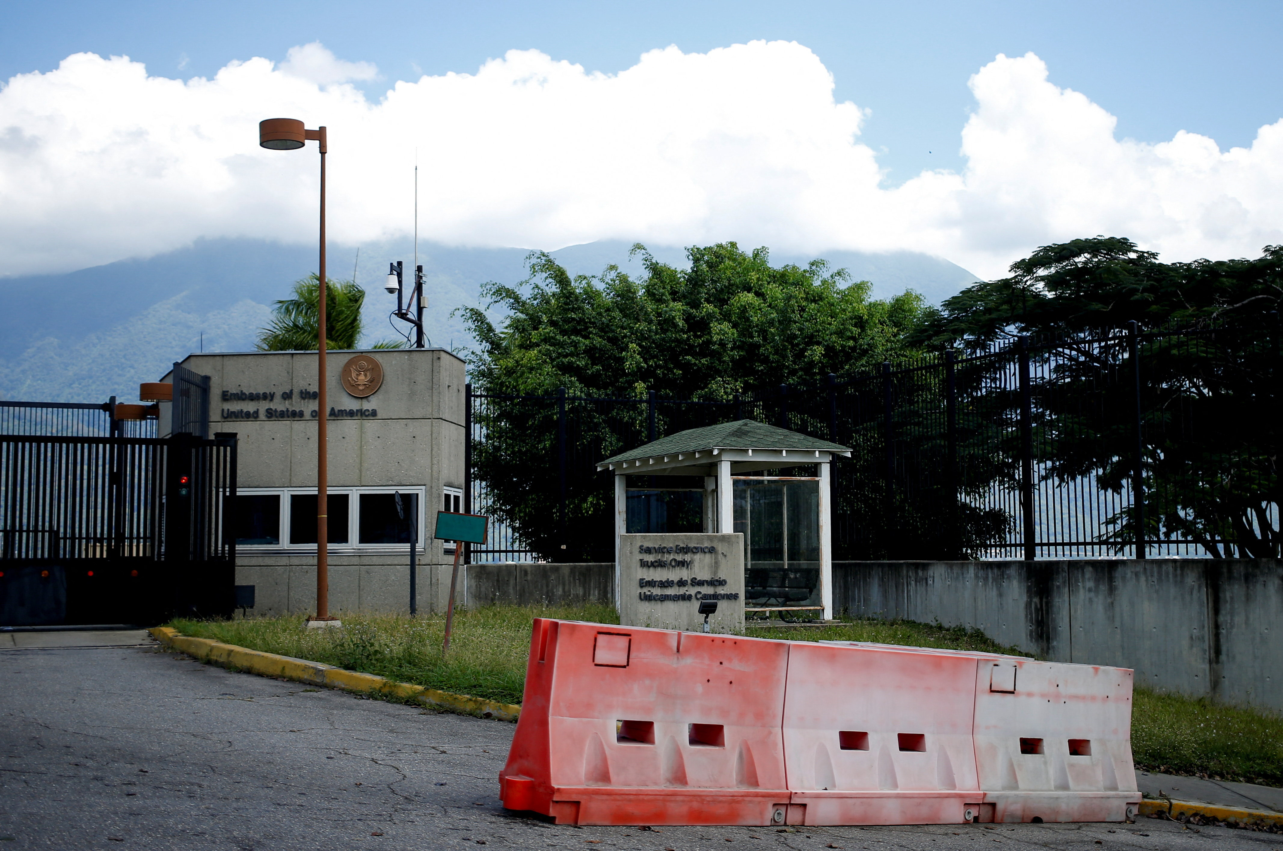 Venezuela warns of possible attack on the US embassy in Caracas