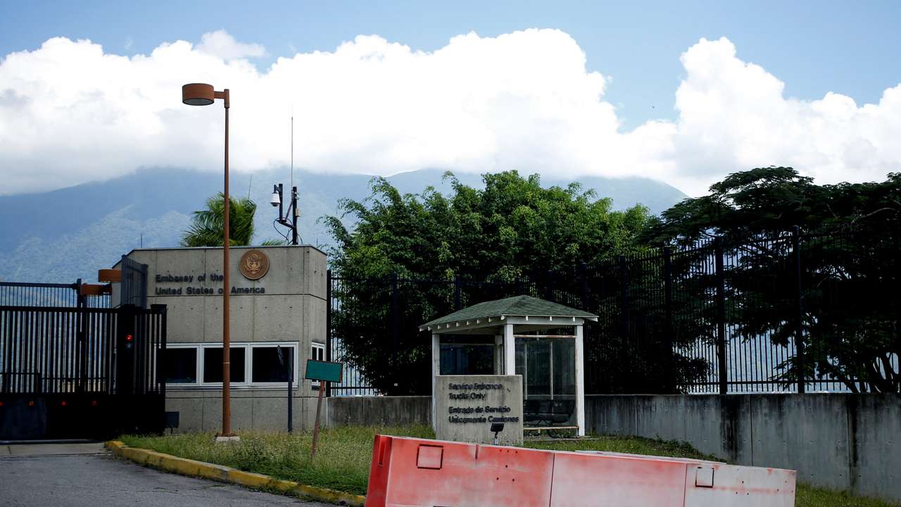 Venezuela warns of possible attack on the US embassy in Caracas