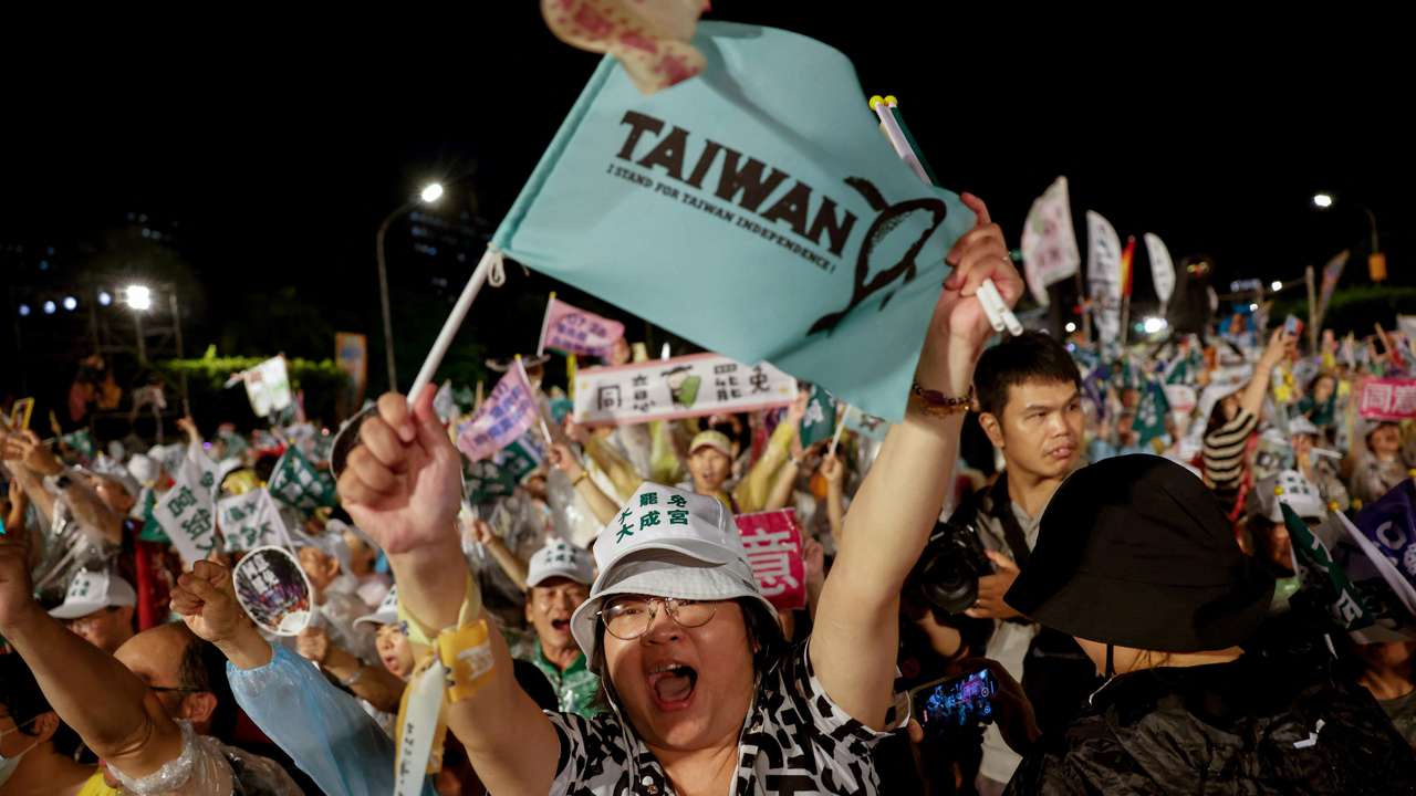 Supporters of the recall vote movement gather in Taipei