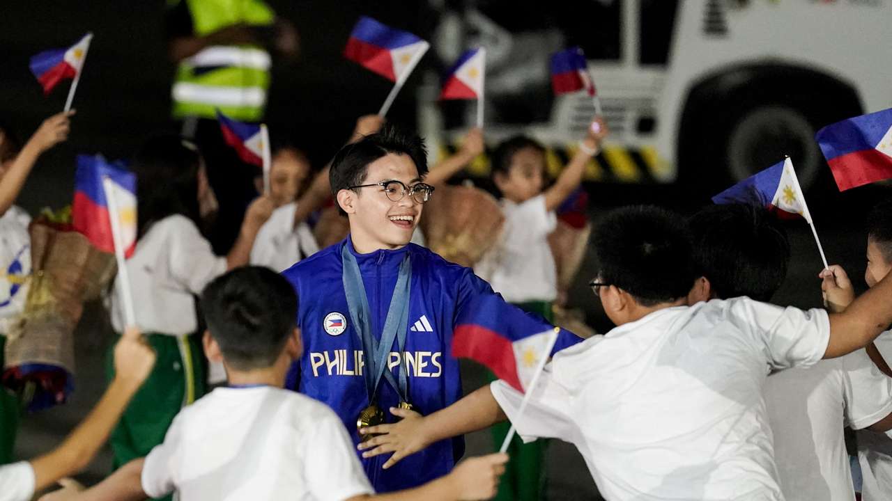 Philippine Olympians Arrive in Pasay City, Philippines