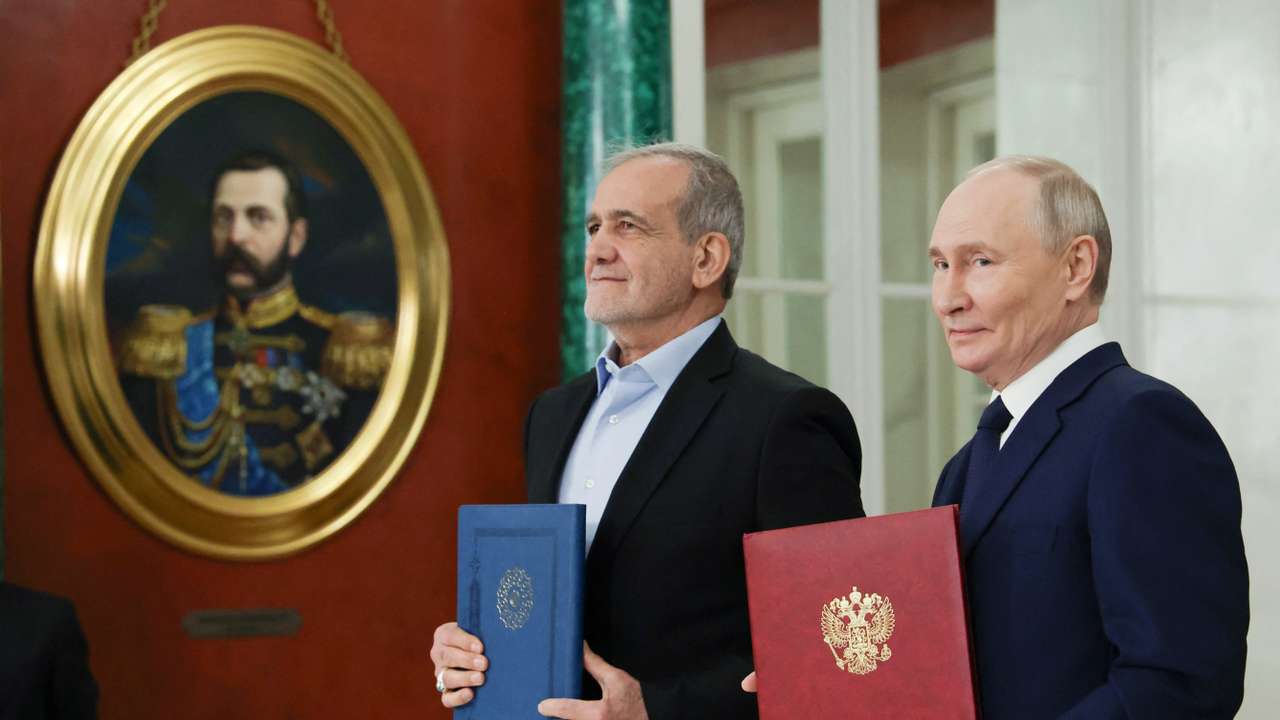 Iranian President Masoud Pezeshkian visits Russia