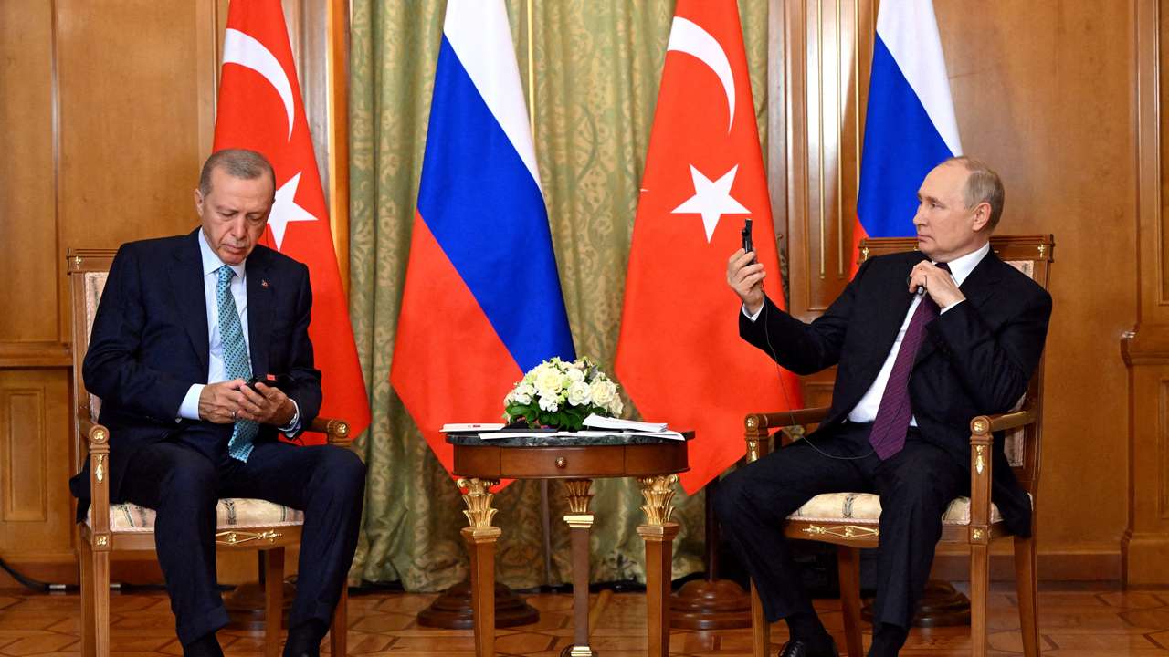 FILE PHOTO: Russian President Putin and Turkish President Erdogan meet in Sochi