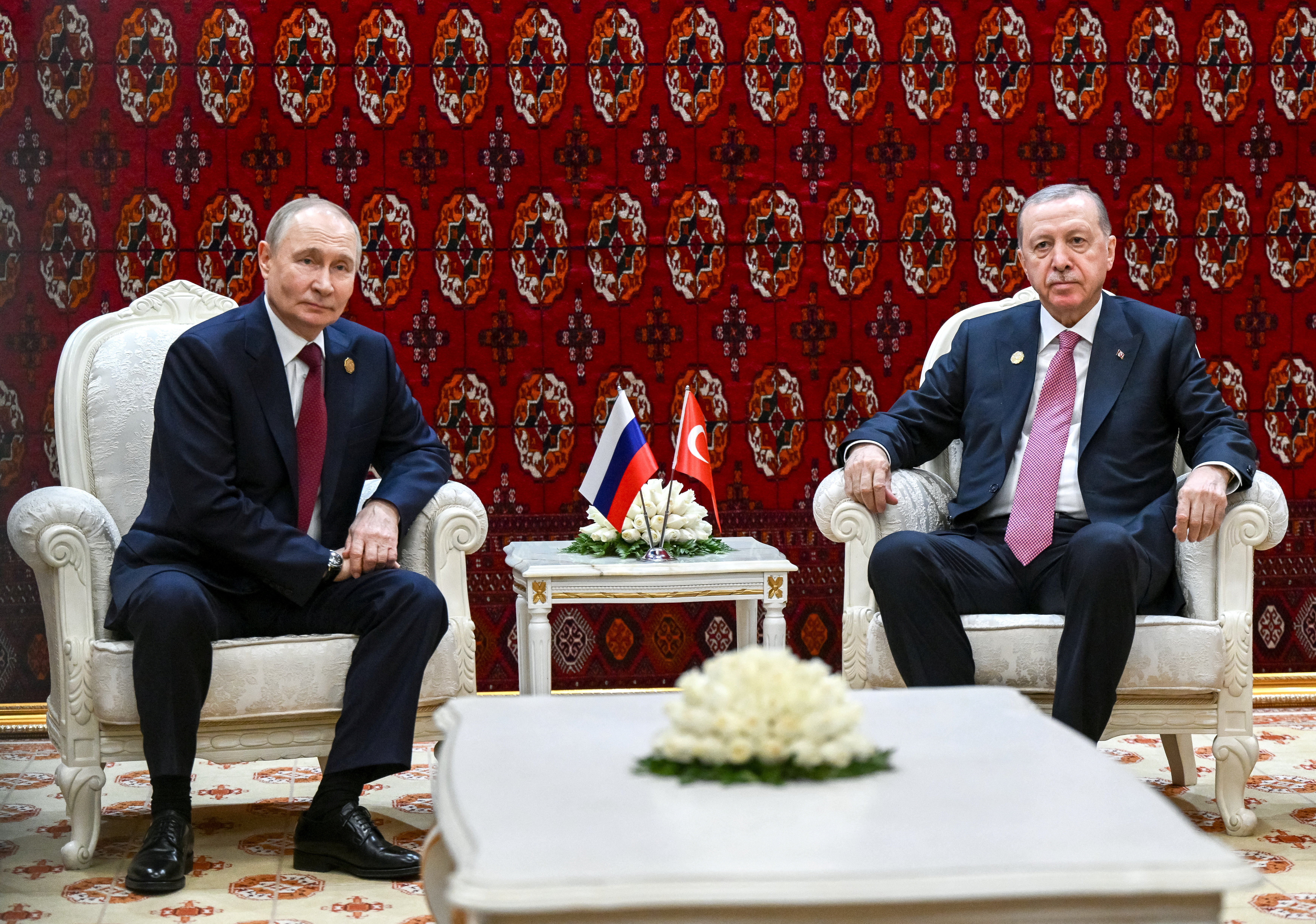 Russian President Vladimir Putin meets with Turkish President Tayyip Erdogan in Ashgabat