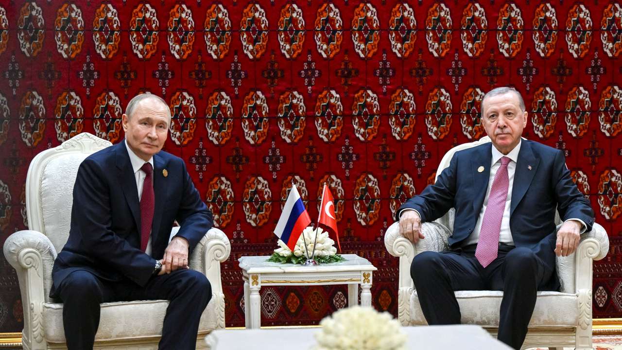 Russian President Vladimir Putin meets with Turkish President Tayyip Erdogan in Ashgabat