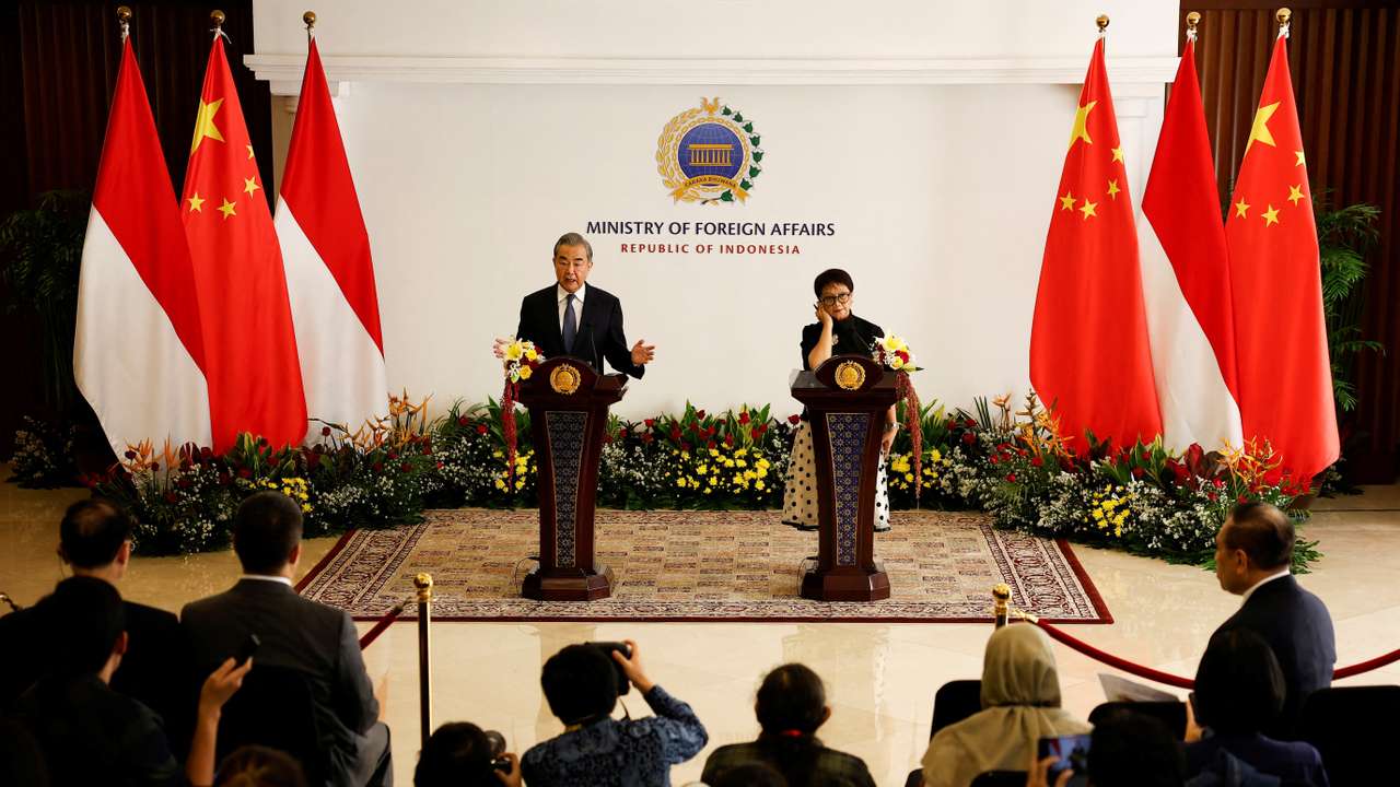 Chinese foreign minister Wang Yi meets his Indonesian counterparts Retno Marsudi in Jakarta