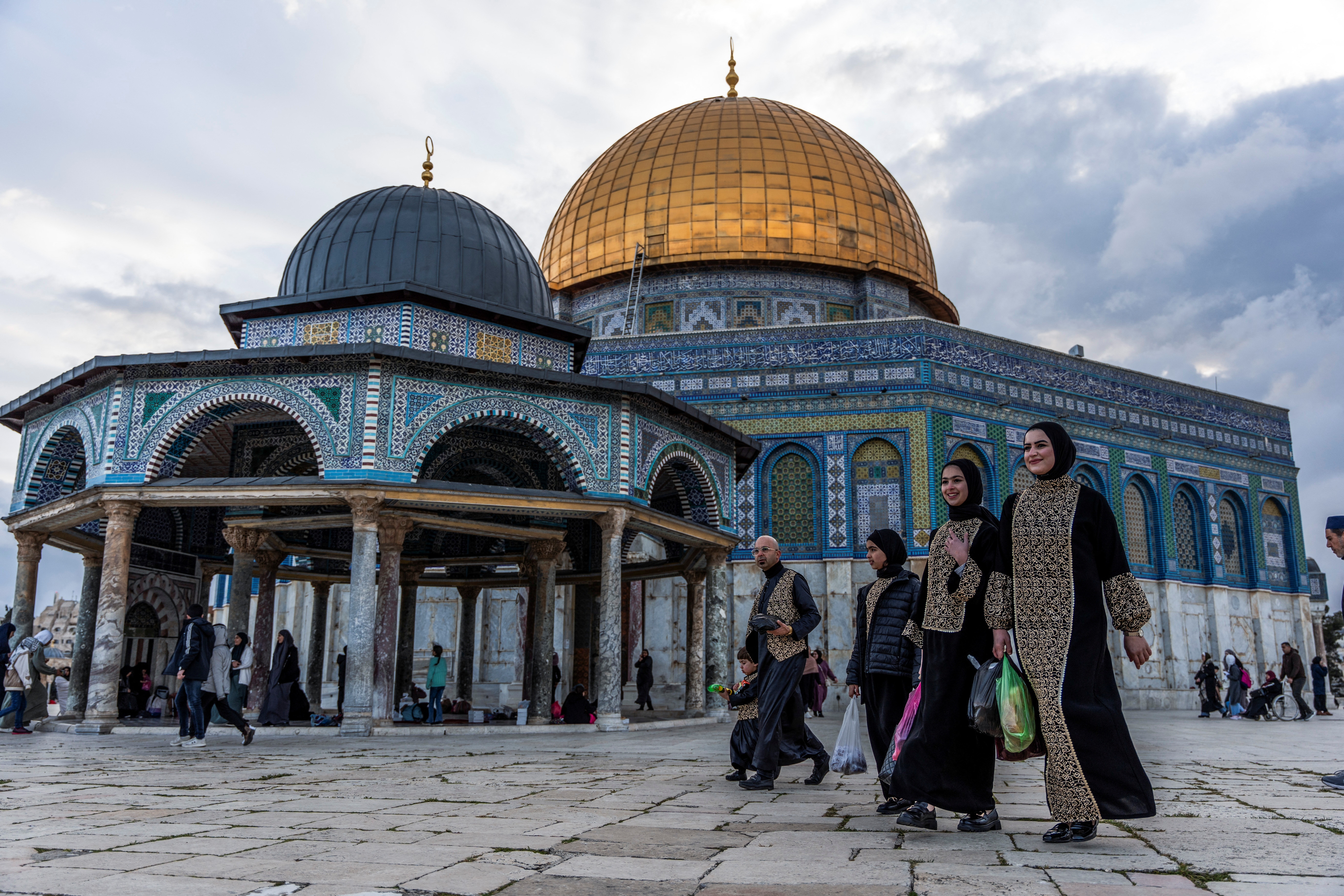 Palestinian family marks Iftar at the Al-Aqsa mosque in Jerusalem
