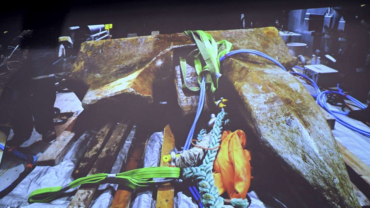 Finnish Border Guard's photo of an anchor shown during the joint press conference of the investigation of the possible attack on the Balticconnector gas line