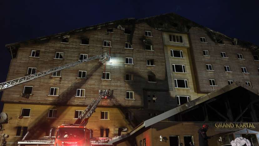 Fire at a hotel in the ski resort of Kartalkaya, in Bolu