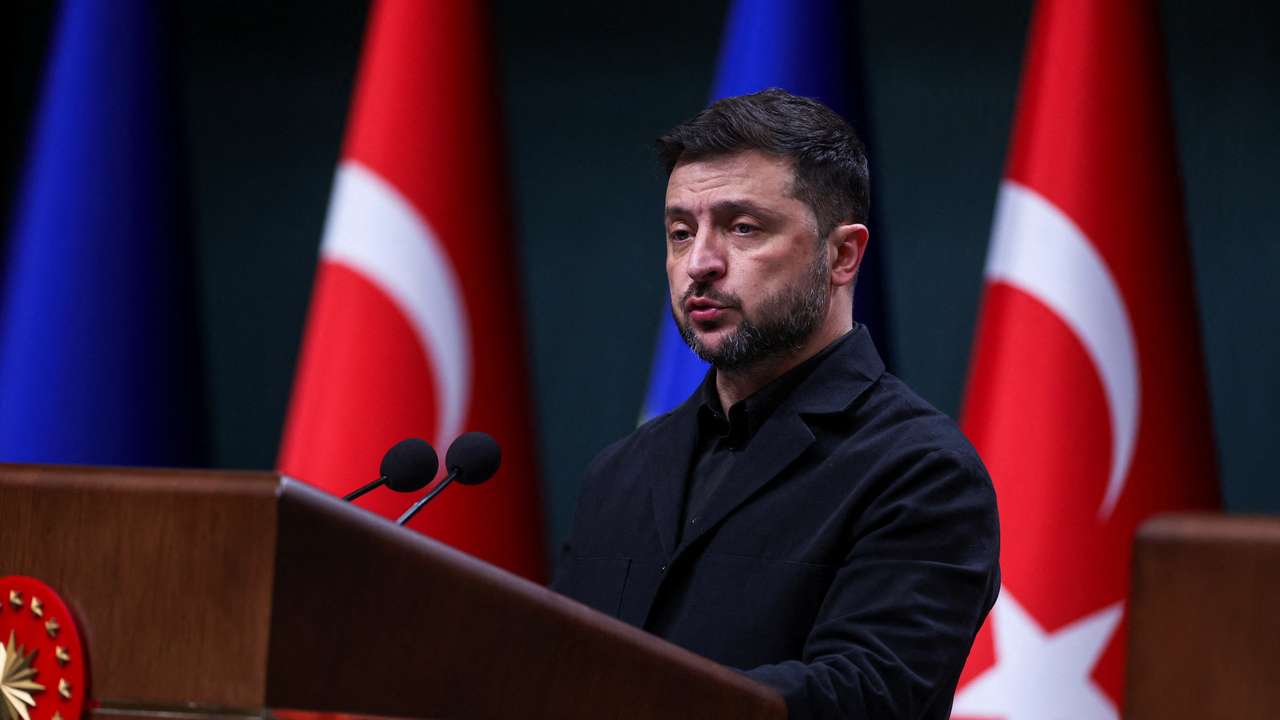 Ukrainian President Zelenskiy visits Ankara