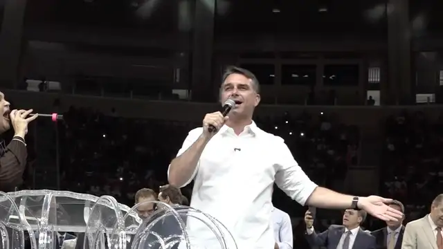 Flavio Bolsonaro church campaign