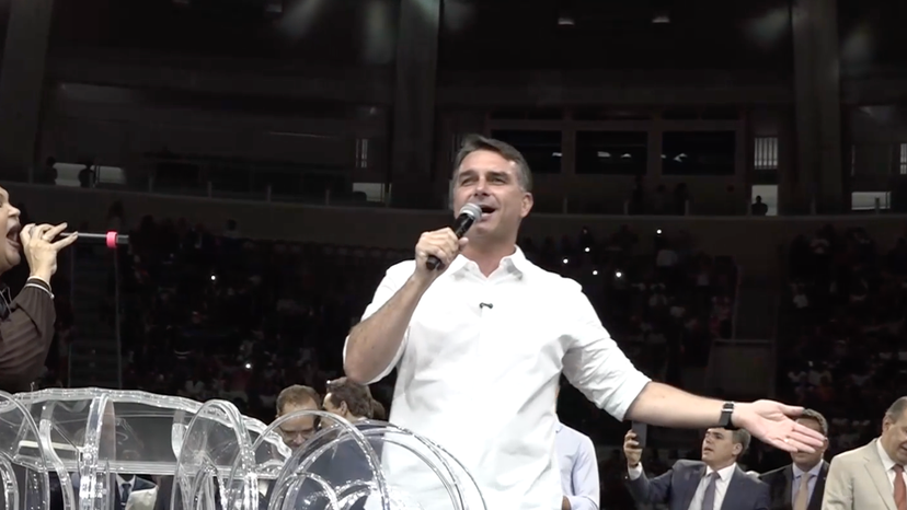 Flavio Bolsonaro church campaign