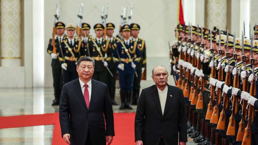 Pakistani President Asif Ali Zardari visits China