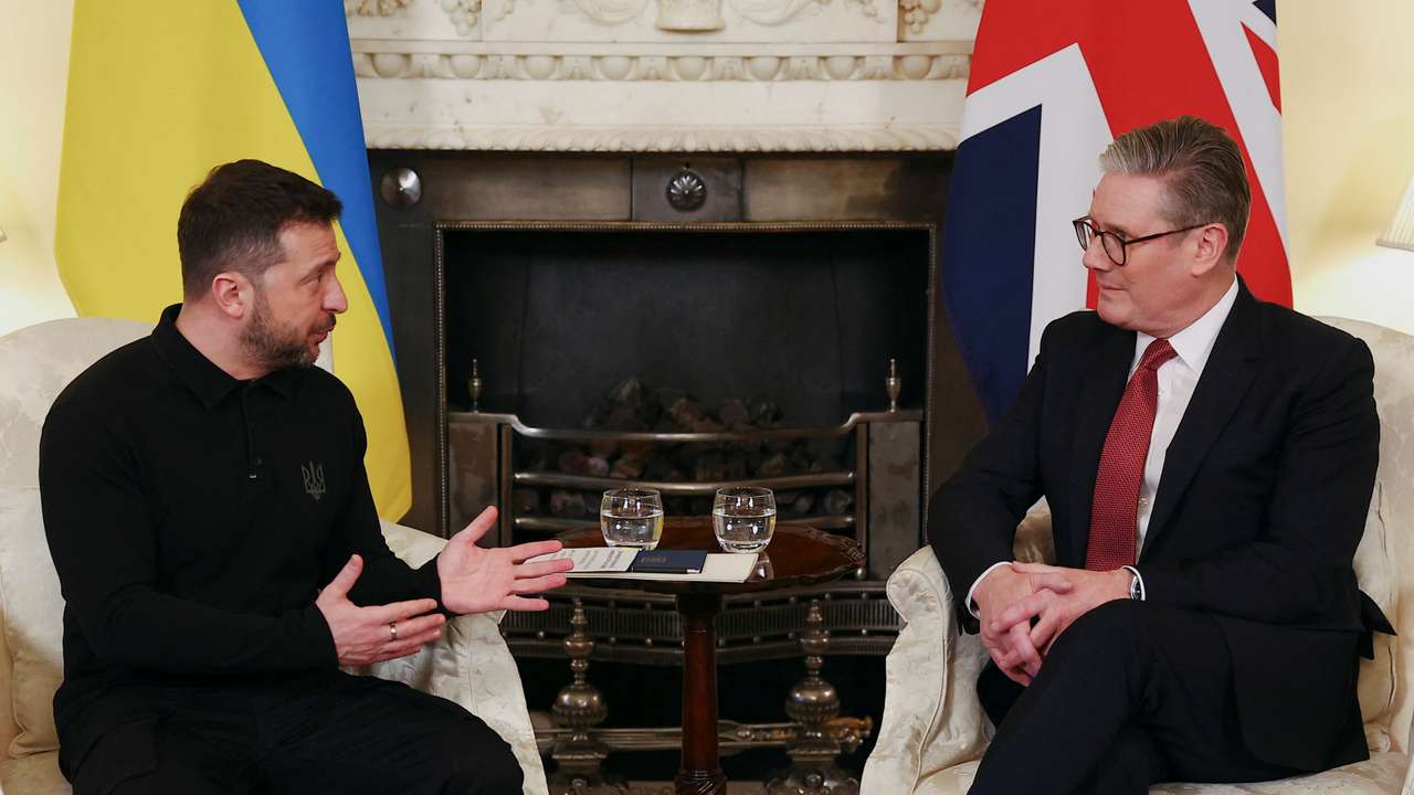 Ukrainian President Zelenskiy meets with British PM Starmer in London
