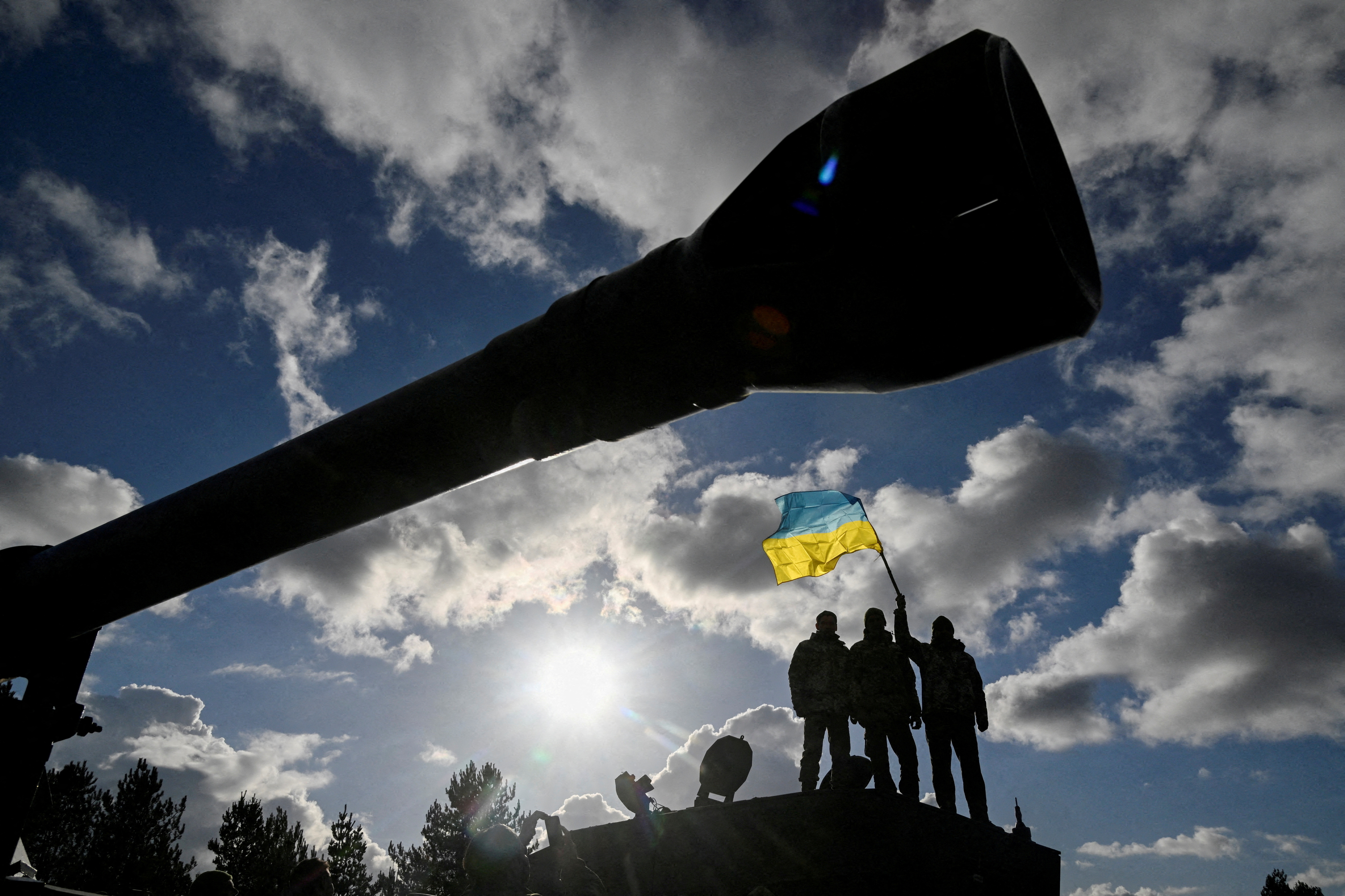 FILE PHOTO: British army trains Ukrainian troops