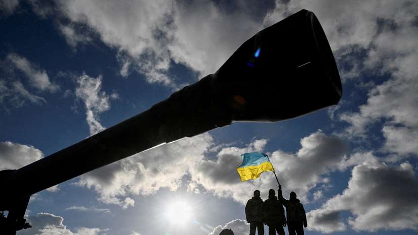 FILE PHOTO: British army trains Ukrainian troops