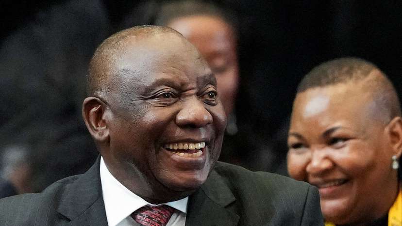 First sitting of parliament in Cape Town