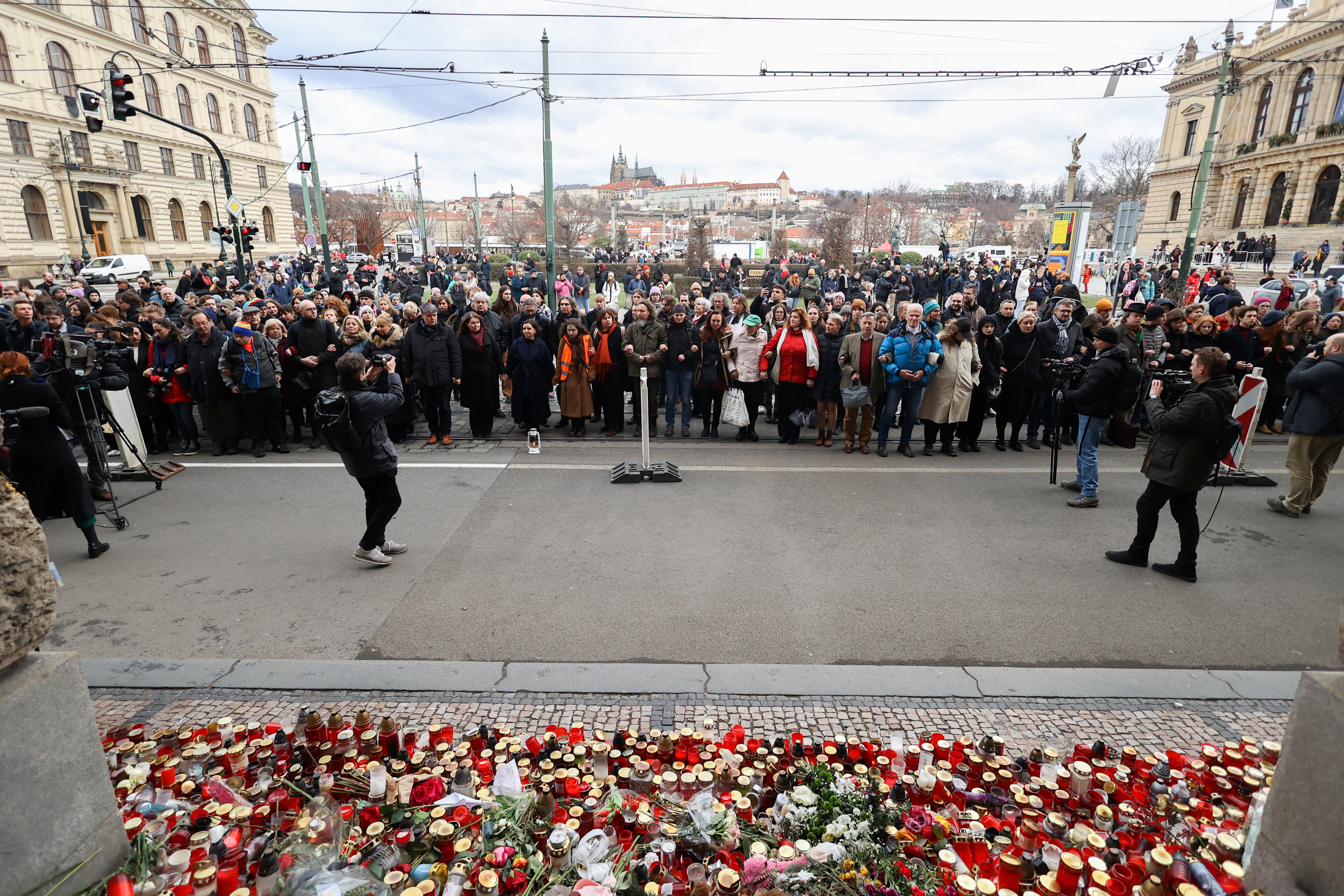 Human chain in memory of victims of shooting at Prague University