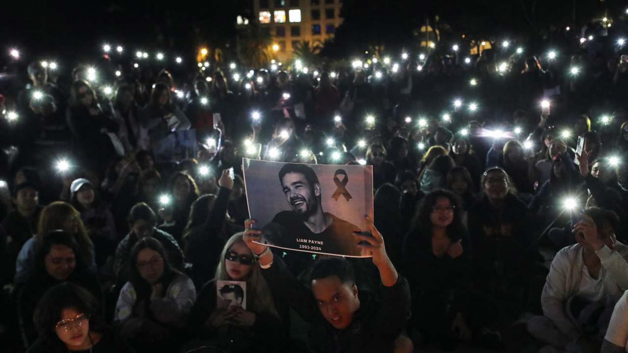 One Direction fans gather to pay tribute to Liam Payne, in Mexico City