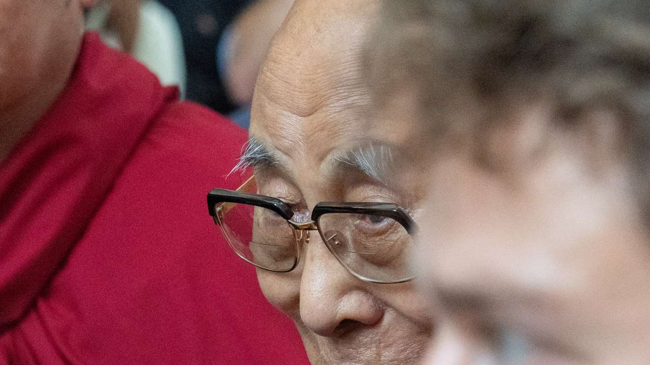 Tibetan spiritual leader, the Dalai Lama, arrives in New York