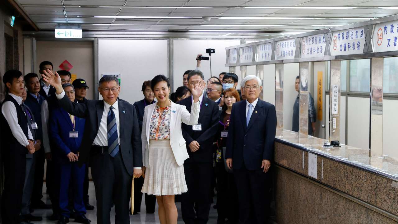 Ko Wen-je, Taiwan People's Party (TPP) chairman and presidential candidate with Cynthia Wu