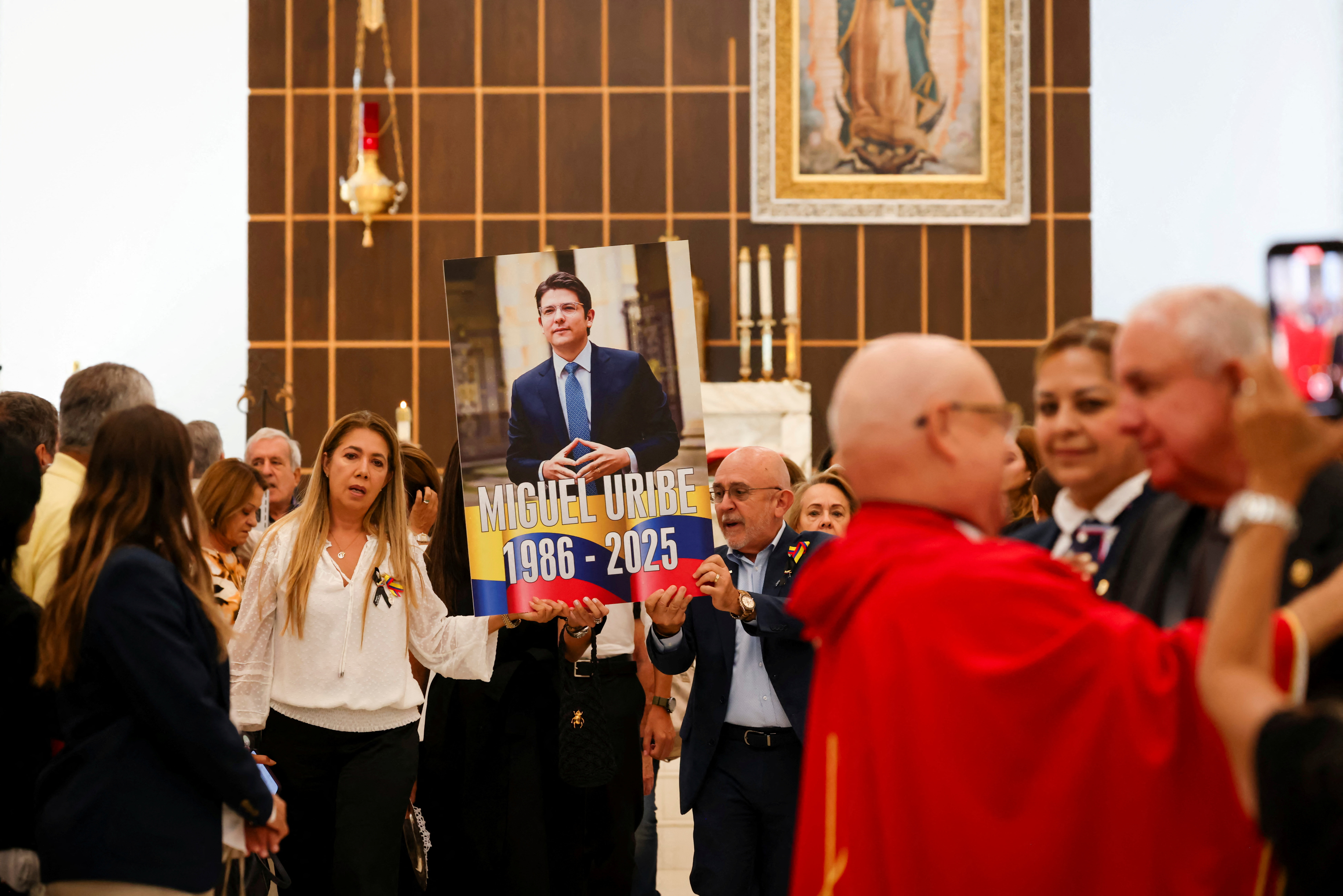 Memorial Mass held in Miami in remembrance of Colombian politician Miguel Uribe