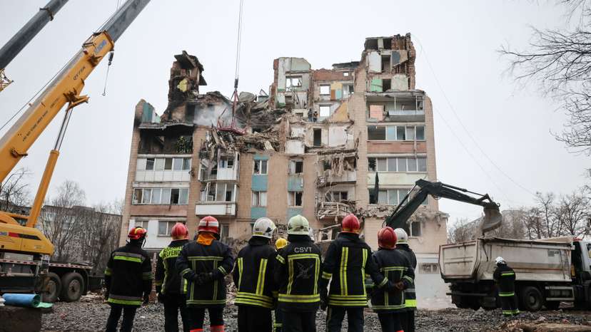 Aftermath of a Russian missile attack on an apartment building, in Ternopil