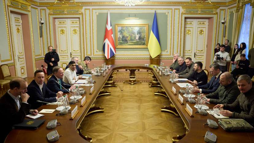 Ukraine's President Zelenskiy meets with British PM Sunak in Kyiv
