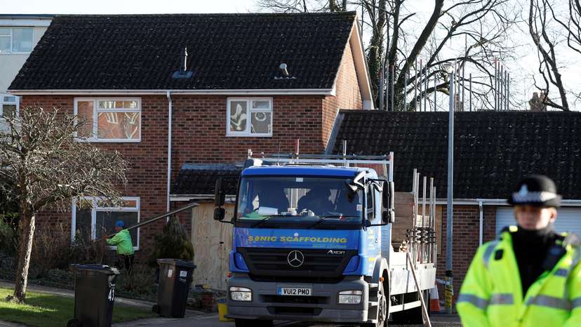 Works at Skripal's house for nerve-agent decontamination, in Salisbury