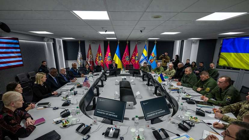 U.S. Secretary of Defense Austin visits Kyiv