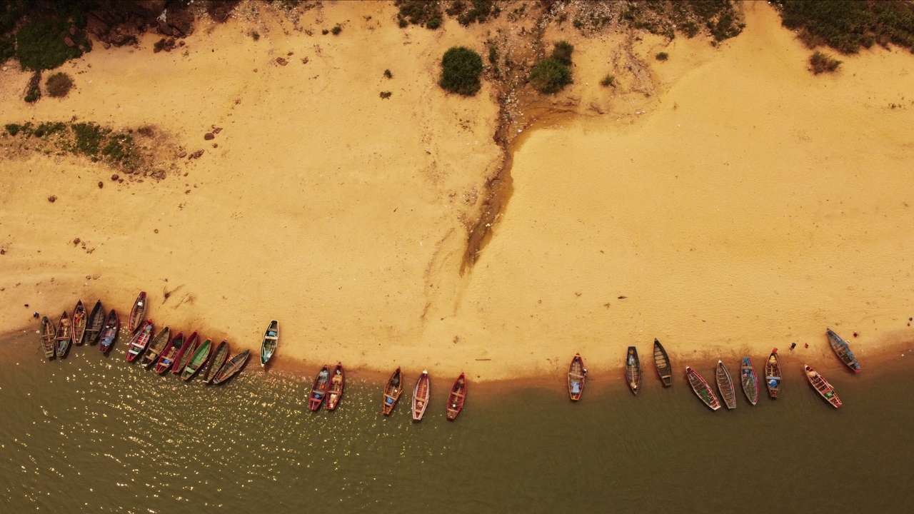Argentina grains ships load less cargo as river levels hit near-record lows