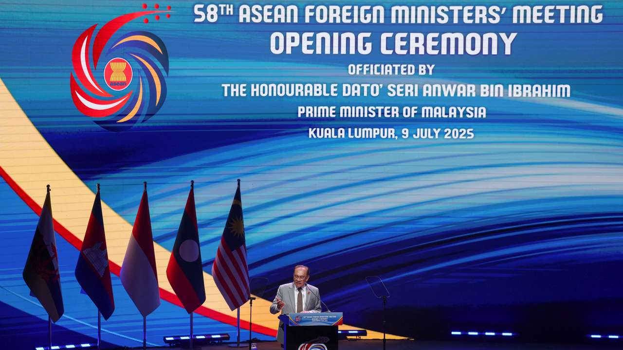 ASEAN foreign ministers meeting at Malaysia