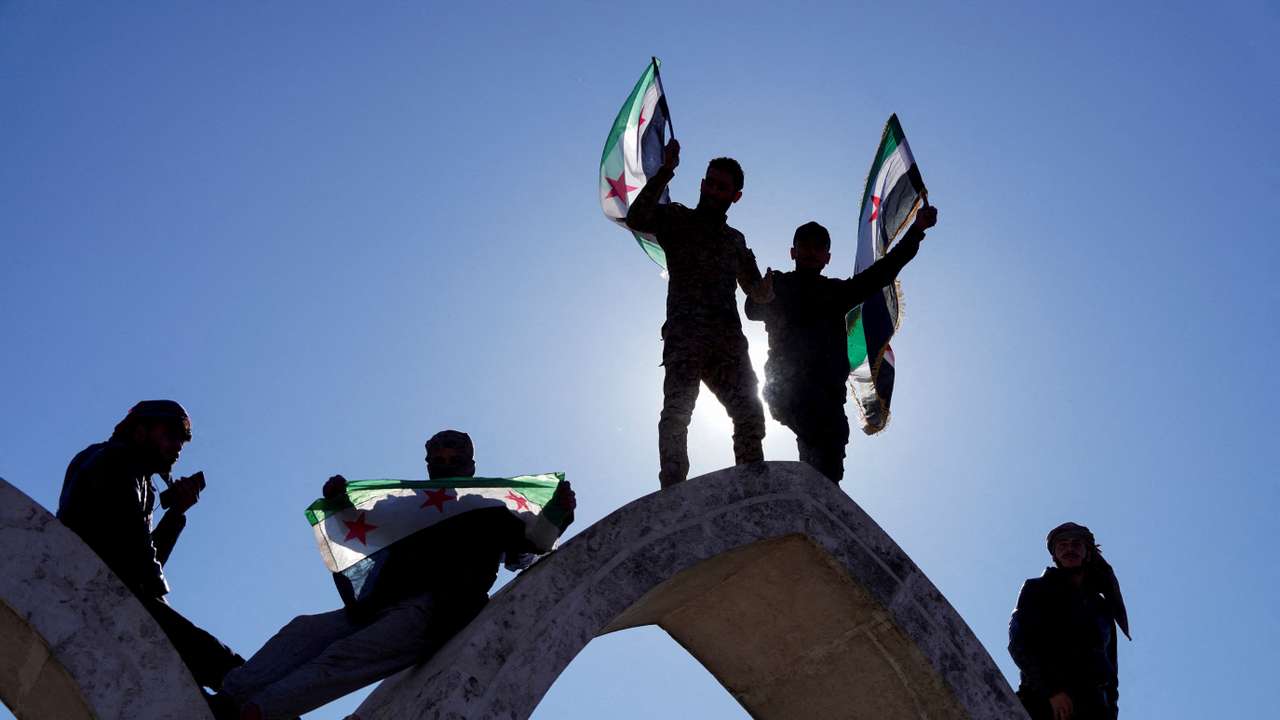 Syrian Democratic Forces withdraw from Raqqa