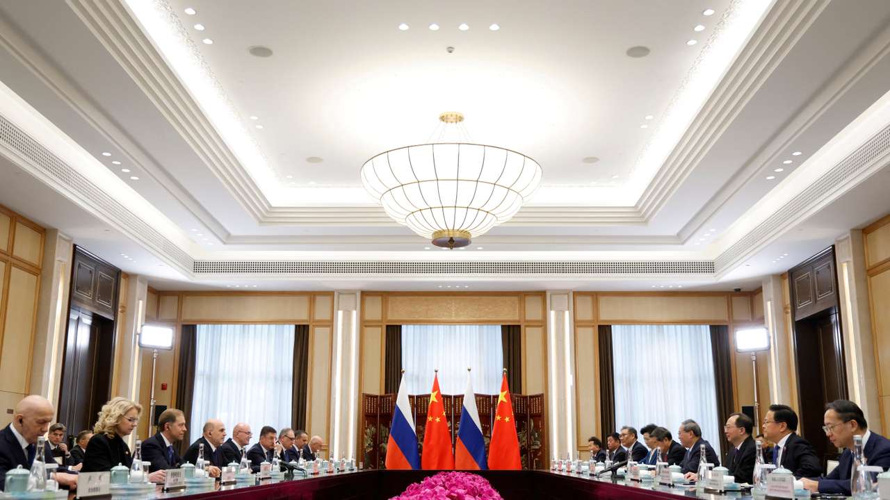 Russian Prime Minister Mishustin and Chinese Premier Li meet in Hangzhou