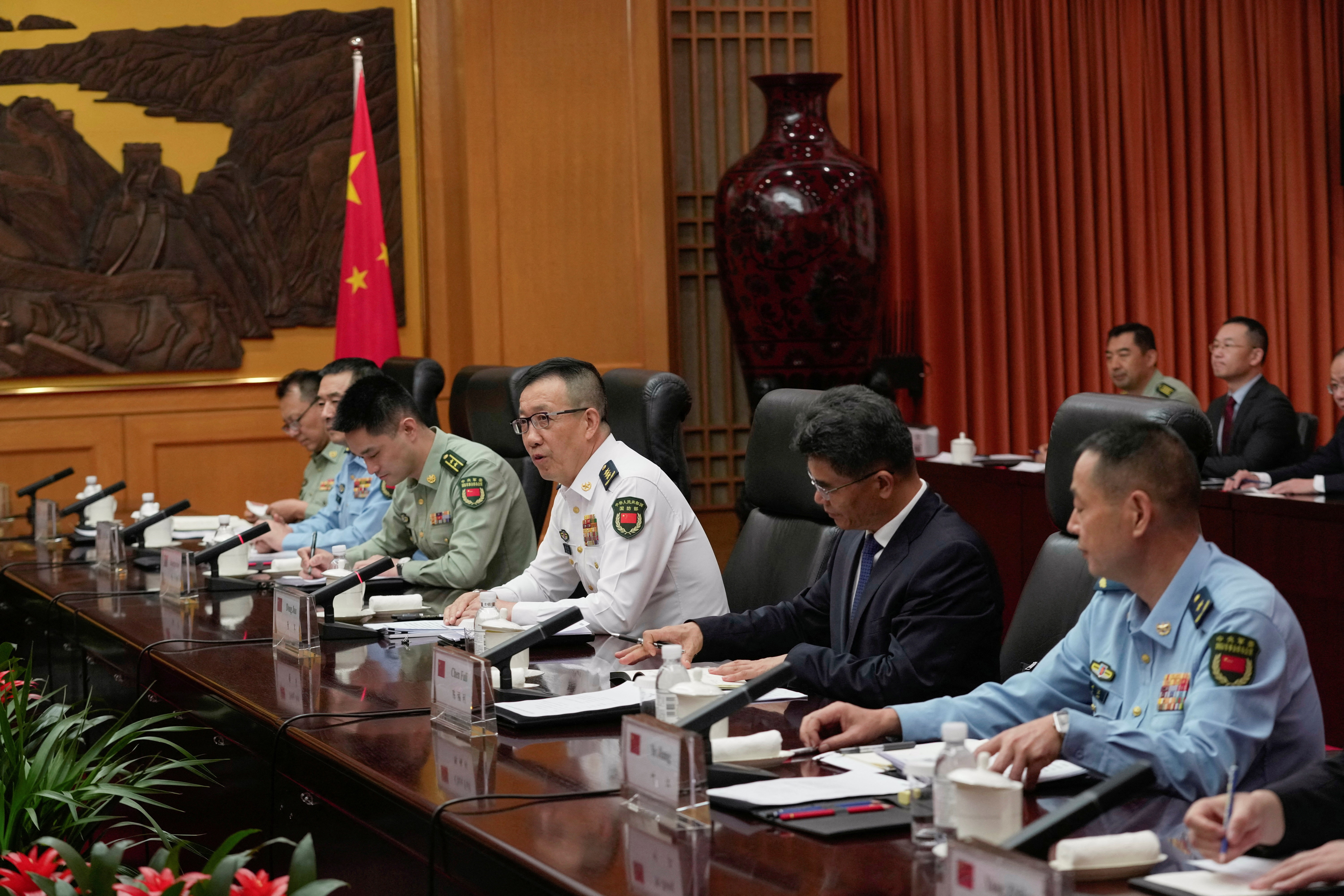 U.S. lawmakers meet with Chinese ministry of defense officials in Beijing