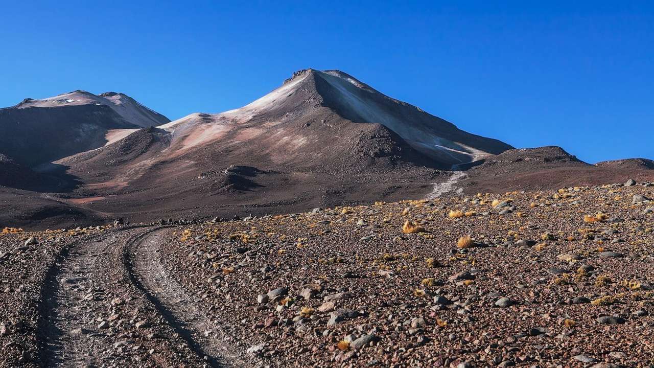 uturuncu-volcano-01-gty-jef-250430_1746028545564_hpMain_16x9_1600