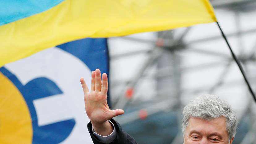 Ukrainian former President Petro Poroshenko arrives in Kyiv