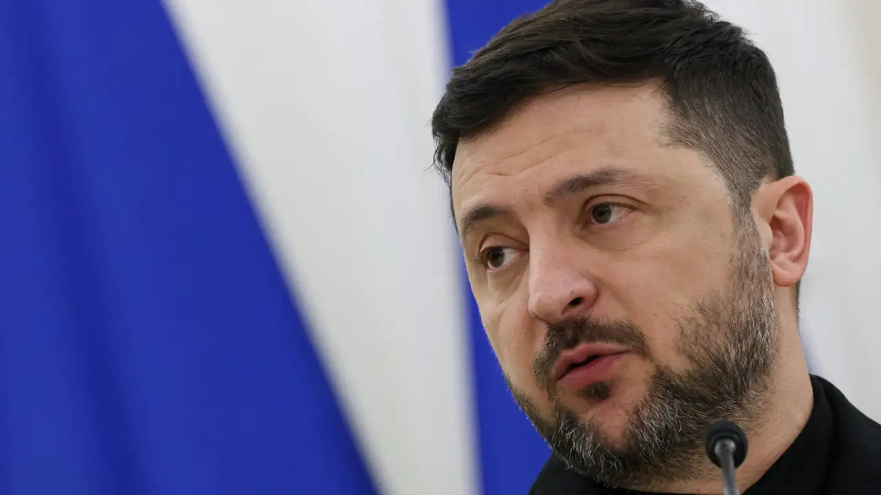 FILE PHOTO: Ukrainian President Zelenskiy and Polish President Nawrocki visit Lithuania