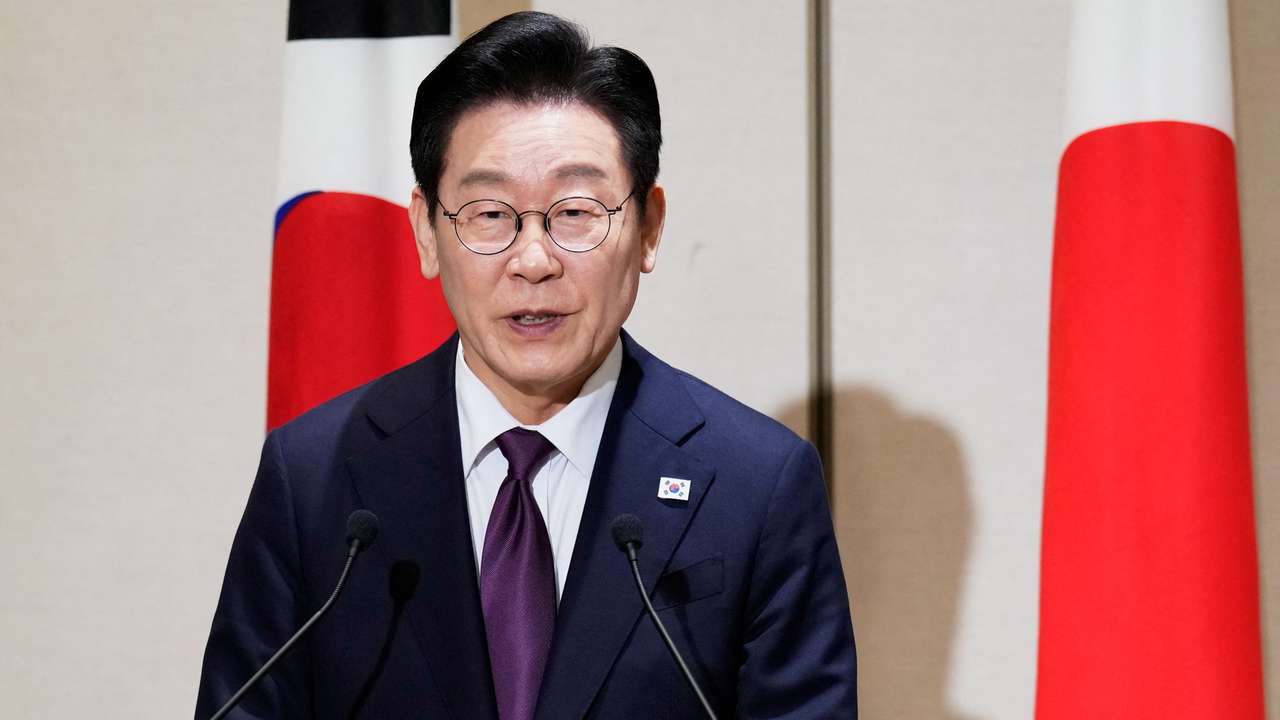 South Korea's President Lee visits Japan