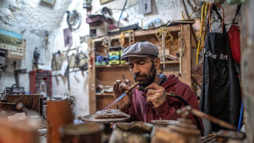 Shopkeepers reel from a loss of business since the October 7 attack in Jerusalem