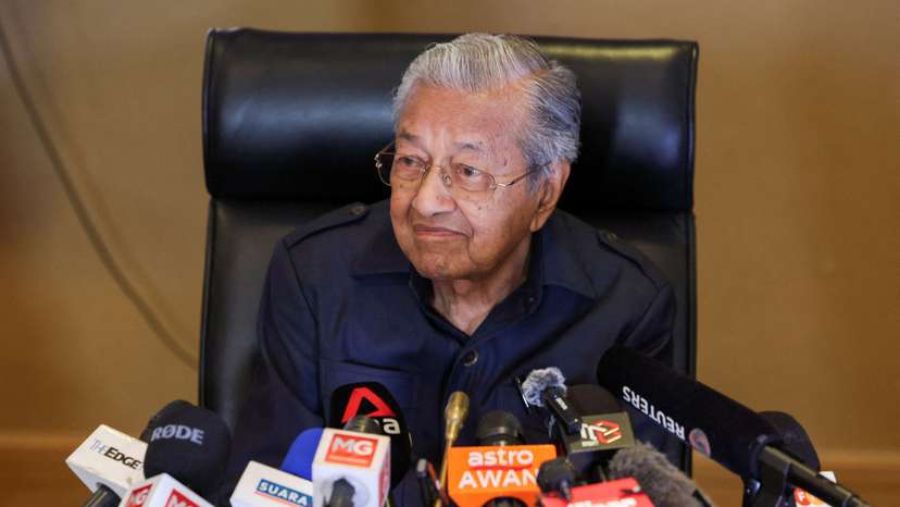 FILE PHOTO: Former Malaysian Prime Minister Mahathir Mohamad holds a press conference at Putrajaya