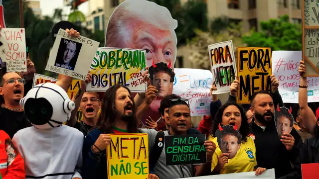 Protesto em frente à sede da Meta em São Paulo critica suposta interferência da big tech na eleição brasileira.