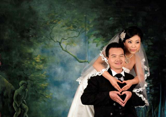 FILE PHOTO: FILE PHOTO: ASIA-POPULATION/CHINA-MARRIAGES