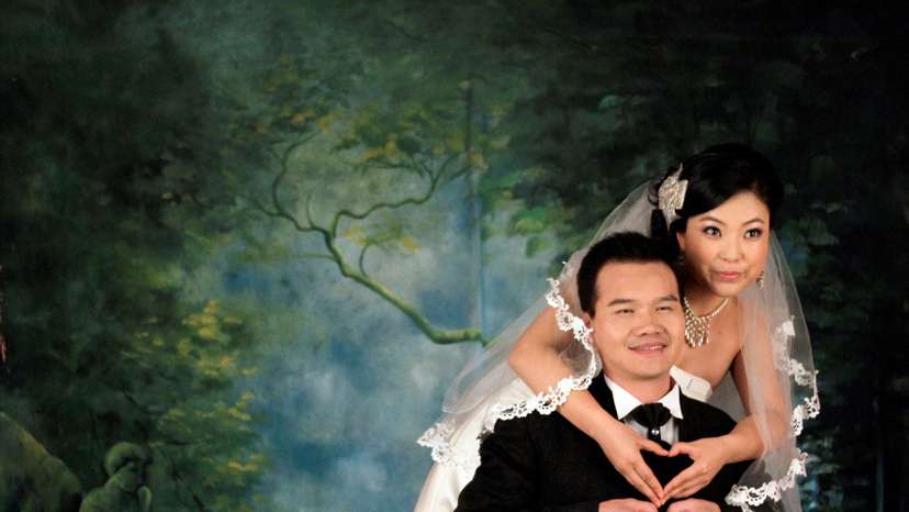 FILE PHOTO: FILE PHOTO: ASIA-POPULATION/CHINA-MARRIAGES