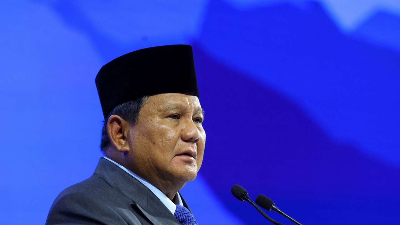 FILE PHOTO: FILE PHOTO: Indonesia's President Prabowo Subianto attends the 56th annual World Economic Forum (WEF) meeting in Davos, Switzerland, January 22, 2026. REUTERS/Denis Balibouse/File Photo/File Photo