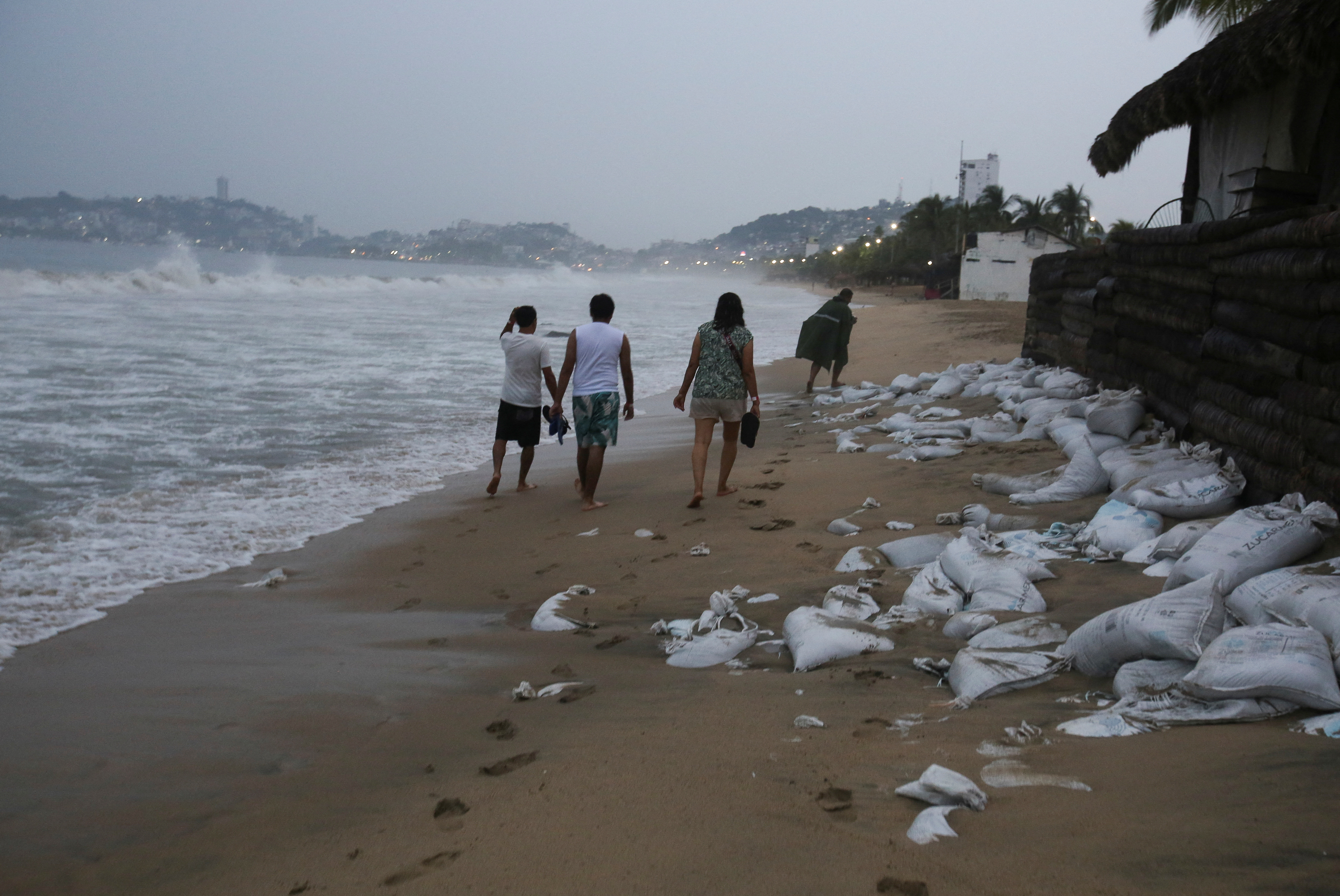 Hurricane Otis set to hit Acapulco as Category 5 storm