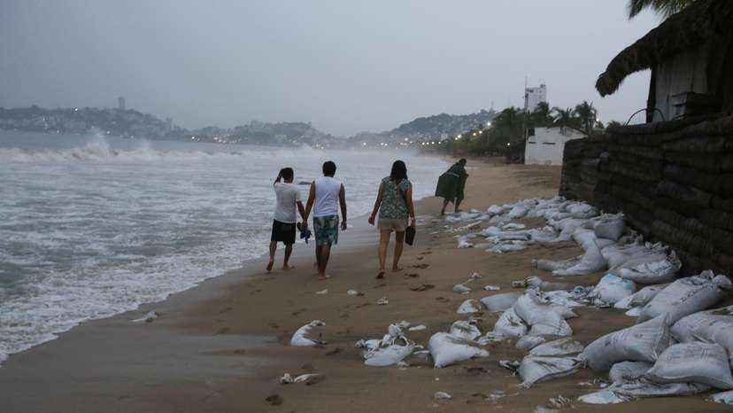 Hurricane Otis set to hit Acapulco as Category 5 storm